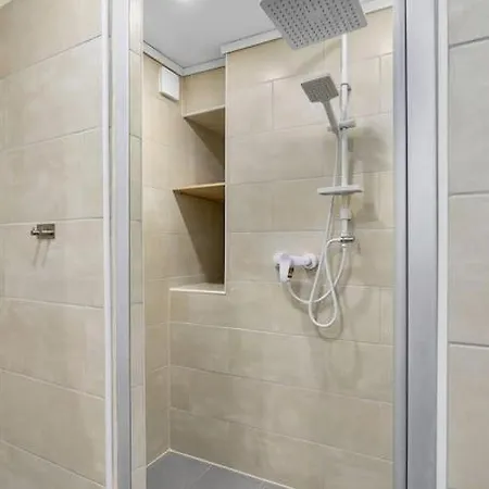 Romslig Og Fin Leilighet 17 Min Til Kristiansand Centrum 아파트 Nodeland