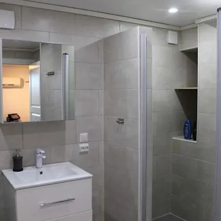 아파트 Romslig Og Fin Leilighet 17 Min Til Kristiansand Centrum