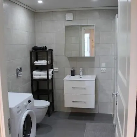 Romslig Og Fin Leilighet 17 Min Til Kristiansand Centrum