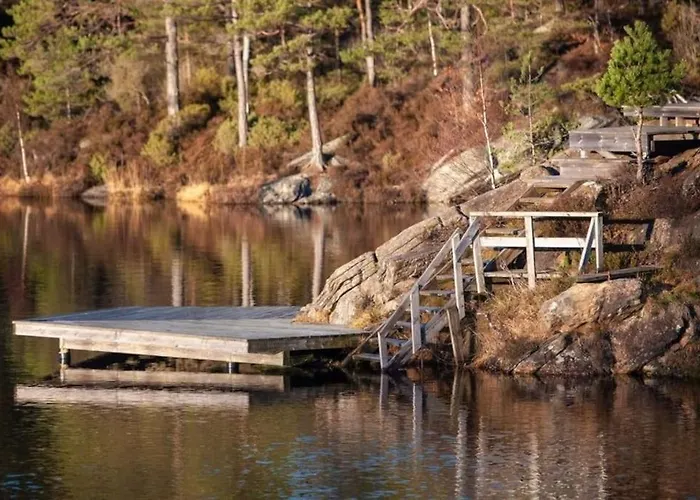 Romslig Og Fin Leilighet 17 Min Til Kristiansand Centrum *