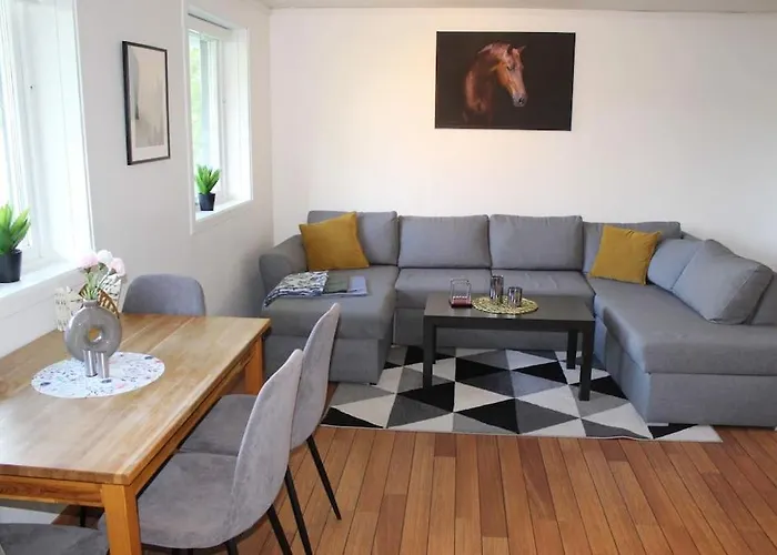 Romslig Og Fin Leilighet 17 Min Til Kristiansand Centrum Apartment *