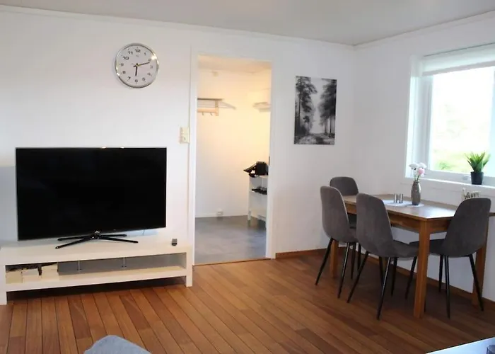 Romslig Og Fin Leilighet 17 Min Til Kristiansand Centrum * Nodeland